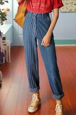 Y2K Aesthetic Wide Leg Jeans: Coquette Style Cargo Skirt & Grunge Hoodie