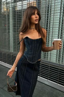 Y2K Denim Darling Bustier: Coquette Aesthetic Cargo Skirt & Pastel Goth Style