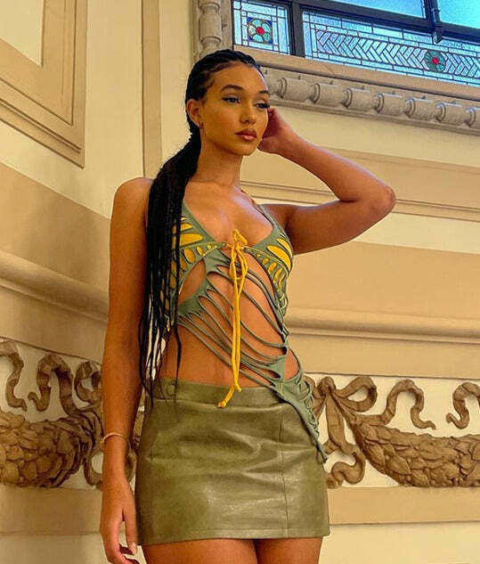 Y2K Fashion Coquette Aesthetic Backless Halterneck Burnt Slim Fit Top Y2K Fashion Coquette Aesthetic Backless Halterneck Burnt Slim Fit Top