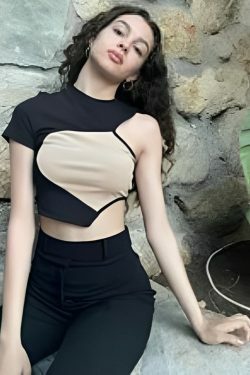 Y2K Fashion: She's Cutting Edge Crop Top - Coquette Aesthetic Grunge Style Cute Tops & Cargo Skirt