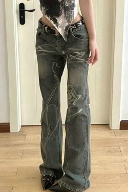 Y2K Flare Jeans: Coquette & Grunge Aesthetic Statement