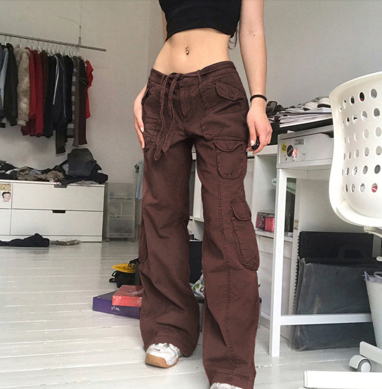 Y2K Oversize Cargo Pants: Grunge & Coquette Style, Pastel Goth Influence, Old Money Vibes