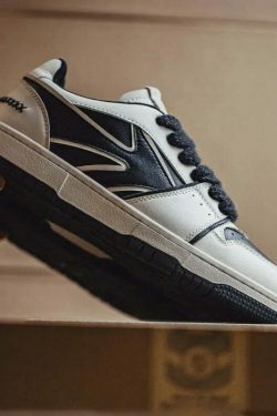 Y2K Retro Skate Sneakers in Black/White - Vintage Aesthetic Footwear