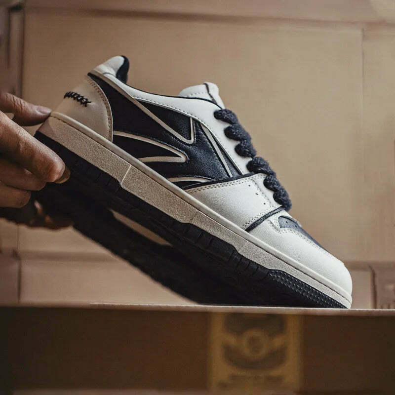Y2K Retro Skate Sneakers in Black/White - Vintage Aesthetic Footwear