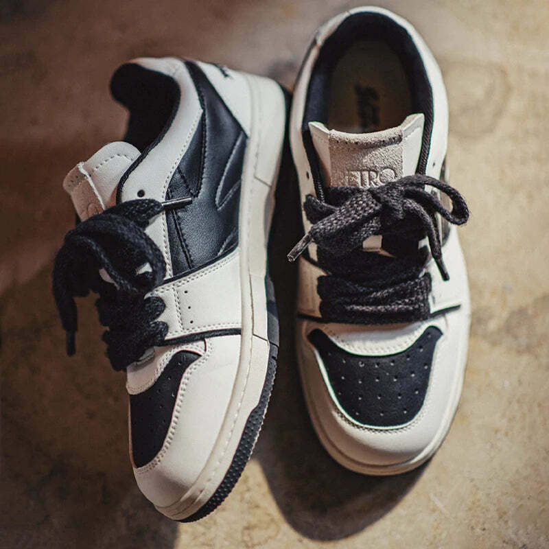 Y2K Retro Skate Sneakers in Black/White - Vintage Aesthetic Footwear