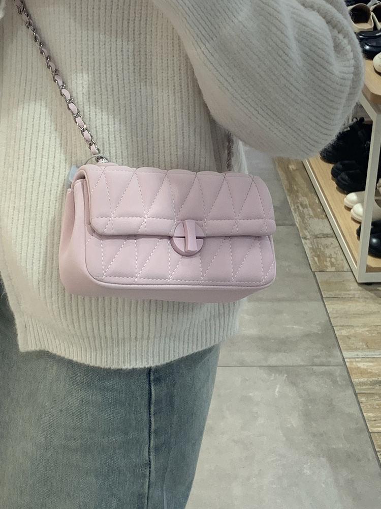 2023 Niche Design Single-Shoulder Chain Crossbody Bag for Women - High-End Quilted Casual Underarm Purse 2023 Niche Design Single-Shoulder Chain Crossbody Bag for Women - High-End Quilted Casual Underarm Purse