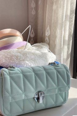 2023 Niche Design Single-Shoulder Chain Crossbody Bag for Women - High-End Quilted Casual Underarm Purse