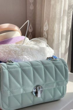 2023 Niche Design Single-Shoulder Chain Crossbody Bag for Women - High-End Quilted Casual Underarm Purse