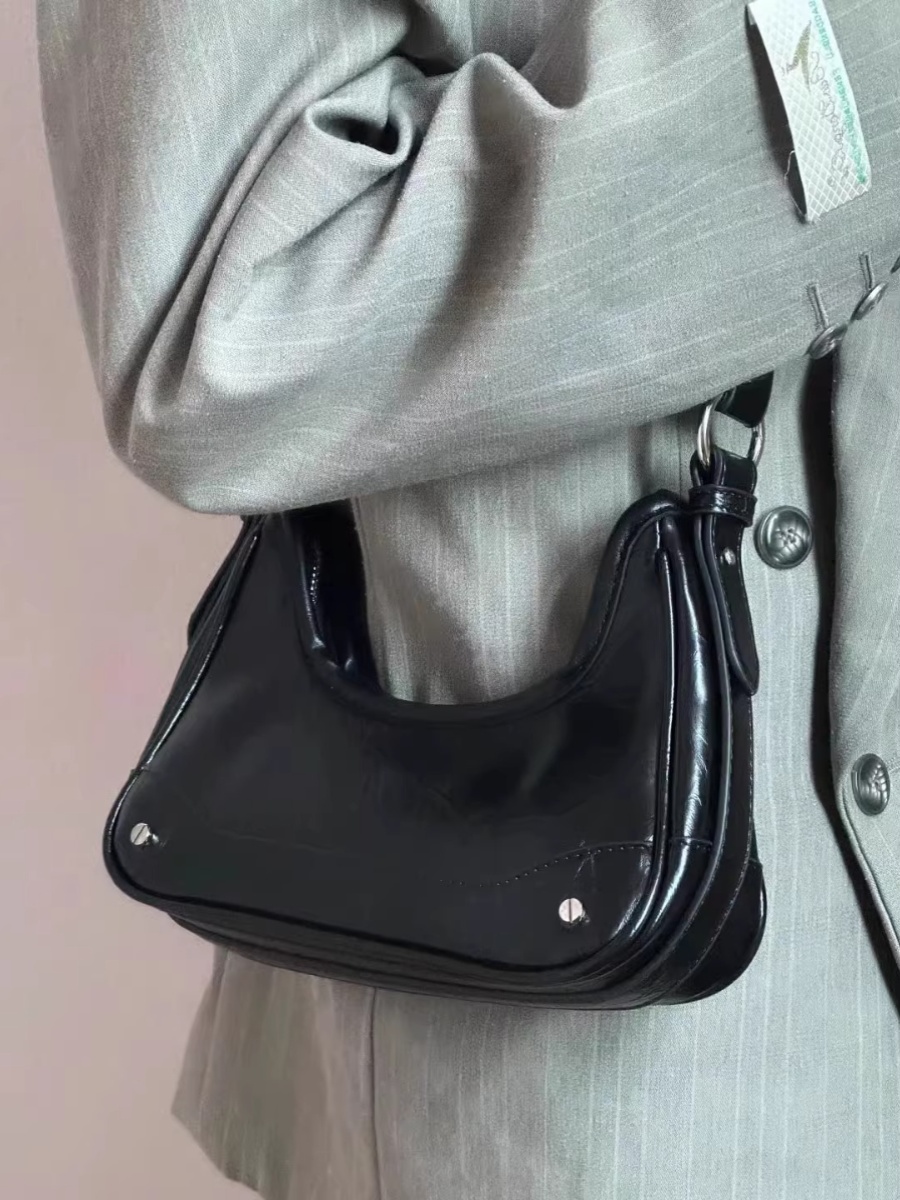 2023 Silver Underarm Bag for Women, Handheld Chain Baguette, Versatile High-End Shoulder Crossbody Bag 2023 Silver Underarm Bag for Women, Handheld Chain Baguette, Versatile High-End Shoulder Crossbody Bag