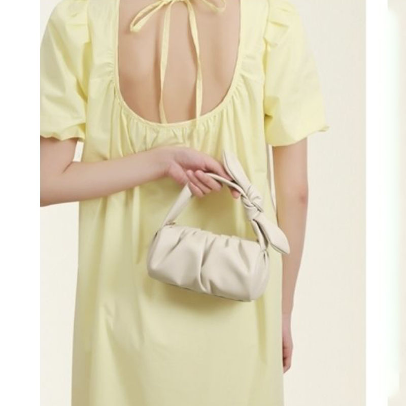 2023 Spring/Summer Small Rabbit Ears Handheld Ruffled Cloud Bag, Versatile Crossbody Chain Bag, Trendy Niche Design 2023 Spring/Summer Small Rabbit Ears Handheld Ruffled Cloud Bag, Versatile Crossbody Chain Bag, Trendy Niche Design