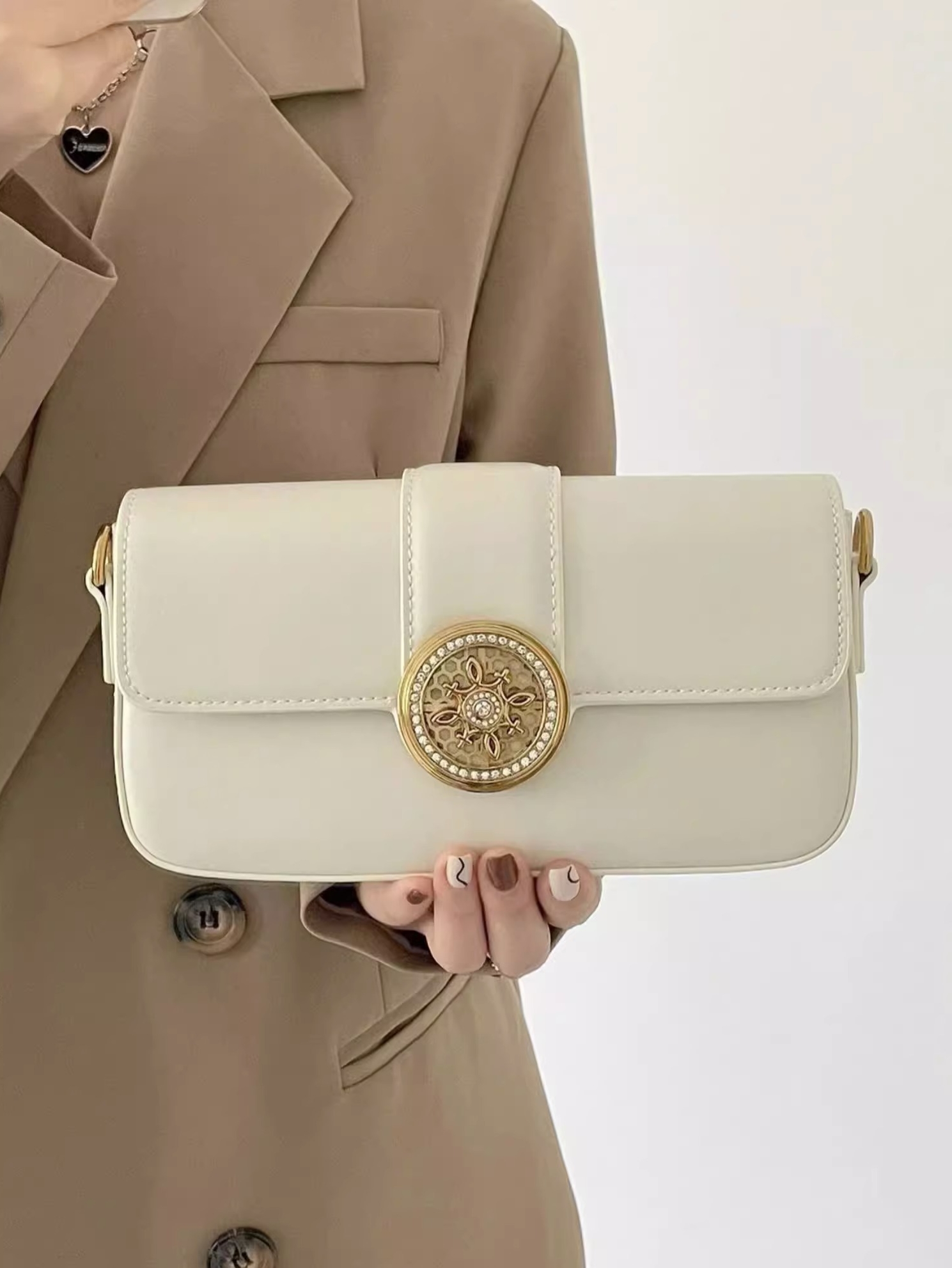 2023 Summer French Style Light Luxury Underarm Baguette Bag for Women, Exquisite High-Quality Shoulder Crossbody Purse 2023 Summer French Style Light Luxury Underarm Baguette Bag for Women, Exquisite High-Quality Shoulder Crossbody Purse