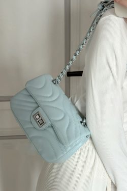 2023 Trendy Women's Embroidered Chain Shoulder Bag with Lock Buckle - Versatile Summer Style, Small Size, Fashionable Design