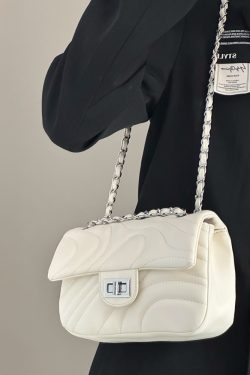 2023 Trendy Women's Embroidered Chain Shoulder Bag with Lock Buckle - Versatile Summer Style, Small Size, Fashionable Design