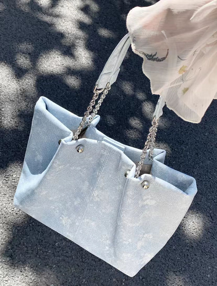 2023 Women's Soft Leather Large Capacity Tote Bag - High-End Niche Design, Perfect for College Students, Handheld & Shoulder Style 2023 Women's Soft Leather Large Capacity Tote Bag - High-End Niche Design, Perfect for College Students, Handheld & Shoulder Style