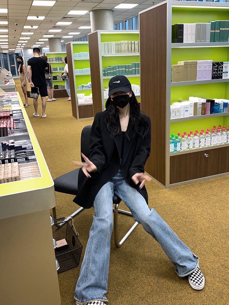 2025 Autumn Women's Oversized Black Suit Jacket, Casual Loose Blazer, Slimming Design for Stylish Fall Looks 2025 Autumn Women's Oversized Black Suit Jacket, Casual Loose Blazer, Slimming Design for Stylish Fall Looks