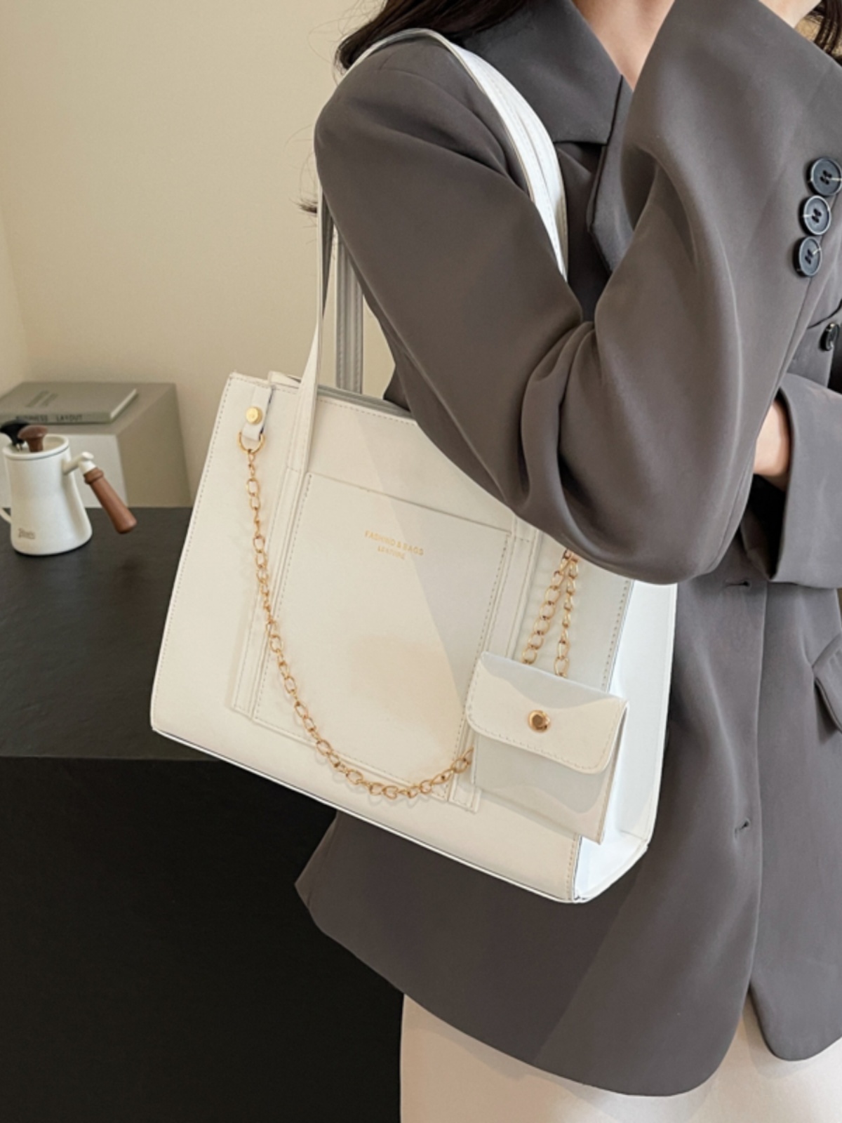 2025 Large Capacity Summer Handbag for Women - Versatile Stylish Shoulder Tote Bag for Commuting and Everyday Use 2025 Large Capacity Summer Handbag for Women - Versatile Stylish Shoulder Tote Bag for Commuting and Everyday Use