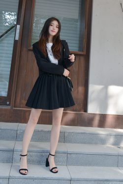 2025 New Style Genuine Leather Black One-Strap Thick-Heeled Sandals for Women - Fairy Mid-Heel Summer Footwear in Large Sizes