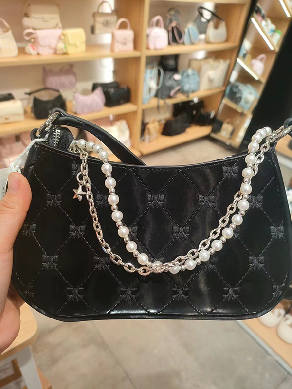 2025 Pink Butterfly Baguette Bag for Women - Pearl Metal Chain, Diamond Pattern, Casual Underarm & Crossbody Style 2025 Pink Butterfly Baguette Bag for Women - Pearl Metal Chain, Diamond Pattern, Casual Underarm & Crossbody Style