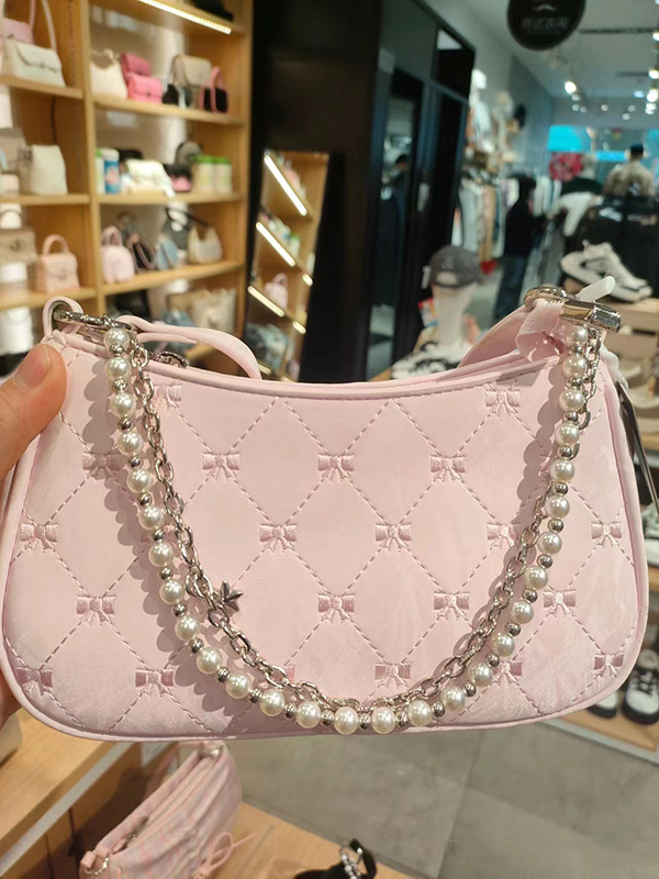 2025 Pink Butterfly Baguette Bag for Women - Pearl Metal Chain, Diamond Pattern, Casual Underarm & Crossbody Style 2025 Pink Butterfly Baguette Bag for Women - Pearl Metal Chain, Diamond Pattern, Casual Underarm & Crossbody Style