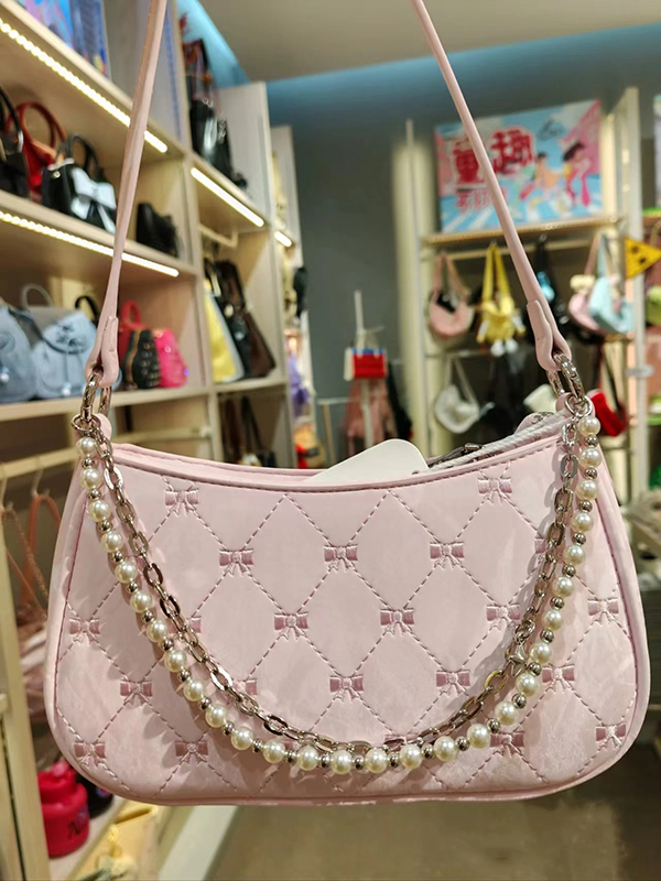 2025 Pink Butterfly Baguette Bag for Women - Pearl Metal Chain, Diamond Pattern, Casual Underarm & Crossbody Style 2025 Pink Butterfly Baguette Bag for Women - Pearl Metal Chain, Diamond Pattern, Casual Underarm & Crossbody Style
