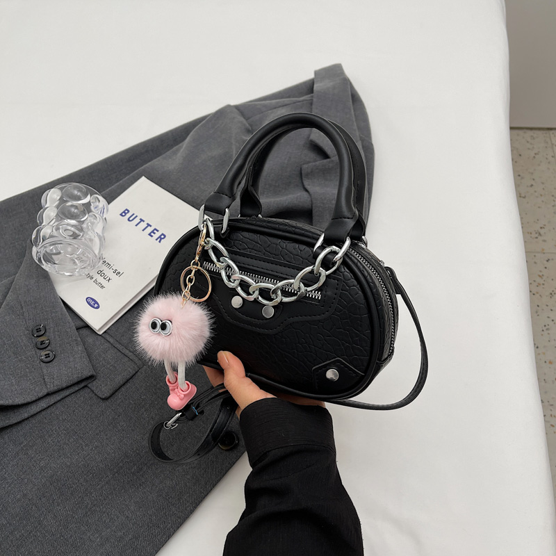 2025 Small Chain Handbag for Women - Stylish Versatile Shoulder Crossbody Bag, Niche Design Fashion Accessory 2025 Small Chain Handbag for Women - Stylish Versatile Shoulder Crossbody Bag, Niche Design Fashion Accessory