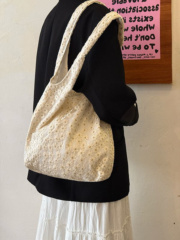 2025 Small Daisy Lace Canvas Shoulder Bag for Women, Large Capacity Niche Commuter Tote, Trendy Everyday Style 2025 Small Daisy Lace Canvas Shoulder Bag for Women, Large Capacity Niche Commuter Tote, Trendy Everyday Style