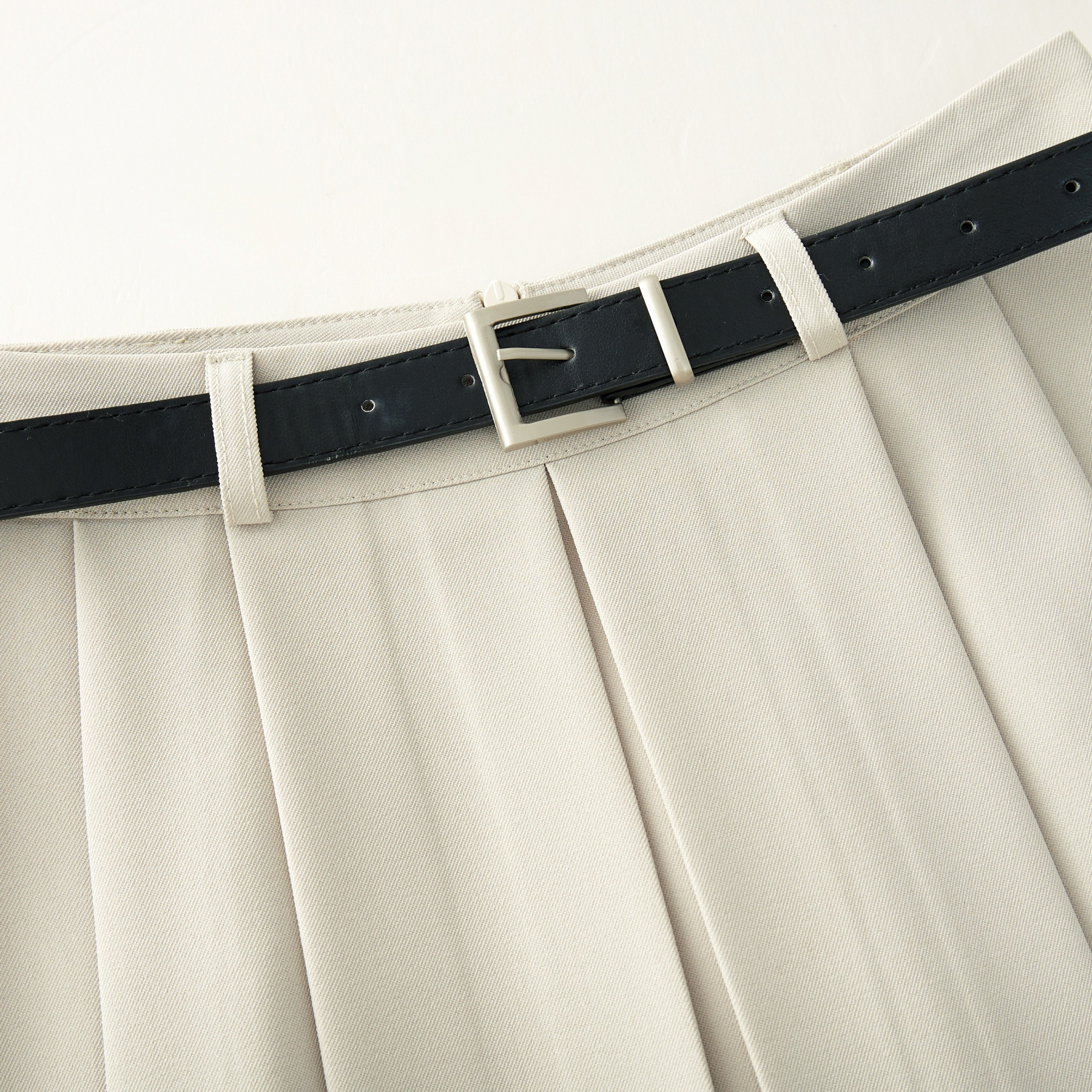 2025 Spring Apricot Pleated Midi Skirt for Women, High-End A-Line Design, Trendy Spring Fashion 2025 Spring Apricot Pleated Midi Skirt for Women, High-End A-Line Design, Trendy Spring Fashion