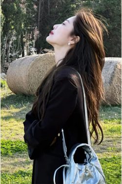 2025 Spring Oversized Black Blazer for Women, Casual Loose Fit Slimming Suit, Trendy High-End Jacket