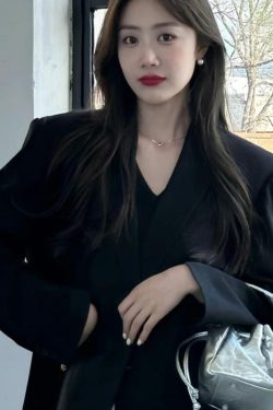 2025 Spring Oversized Black Blazer for Women, Casual Loose Fit Slimming Suit, Trendy High-End Jacket