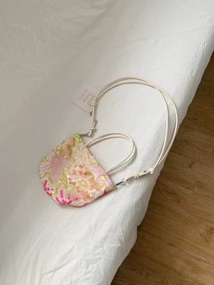 2025 Spring Women's Floral Embroidered Sequin Tote Bag, Casual Large Capacity Crossbody Bag, Versatile Fashion Accessory 2025 Spring Women's Floral Embroidered Sequin Tote Bag, Casual Large Capacity Crossbody Bag, Versatile Fashion Accessory