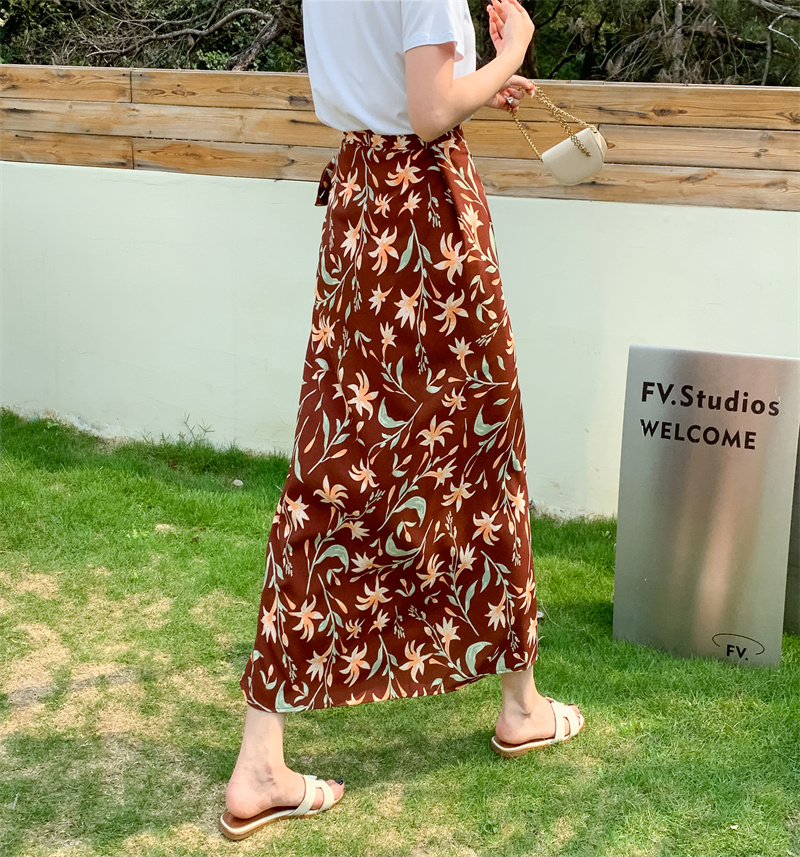 2025 Summer A-Line Floral Beach Skirt for Curvy Hips & Thighs - Irregular Long Design, Perfect for Boho and Y2K Styles 2025 Summer A-Line Floral Beach Skirt for Curvy Hips & Thighs - Irregular Long Design, Perfect for Boho and Y2K Styles