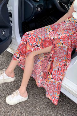 2025 Summer A-Line Floral Beach Skirt for Curvy Hips & Thighs - Irregular Long Design, Perfect for Boho and Y2K Styles