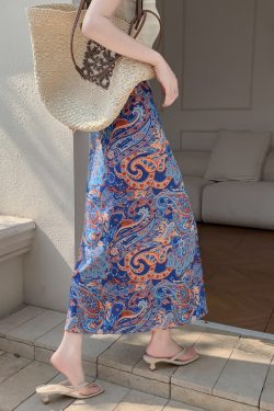 2025 Summer A-Line Floral Beach Skirt for Curvy Hips & Thighs - Irregular Long Design, Perfect for Boho and Y2K Styles