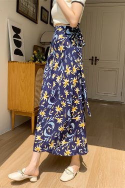 2025 Summer A-Line Floral Beach Skirt for Curvy Hips & Thighs - Irregular Long Design, Perfect for Boho and Y2K Styles