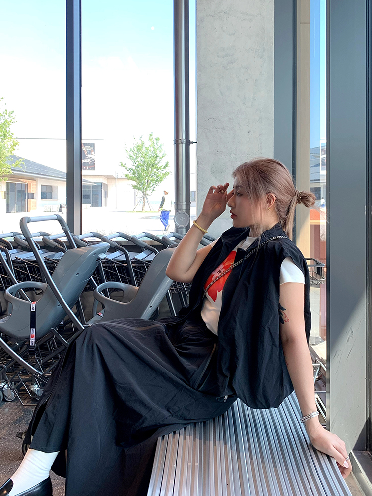 2025 Summer Fashion Versatile Stand Collar Vest for Women - Loose Slimming Sleeveless Top, Perfect for Y2K and Casual Looks 2025 Summer Fashion Versatile Stand Collar Vest for Women - Loose Slimming Sleeveless Top, Perfect for Y2K and Casual Looks