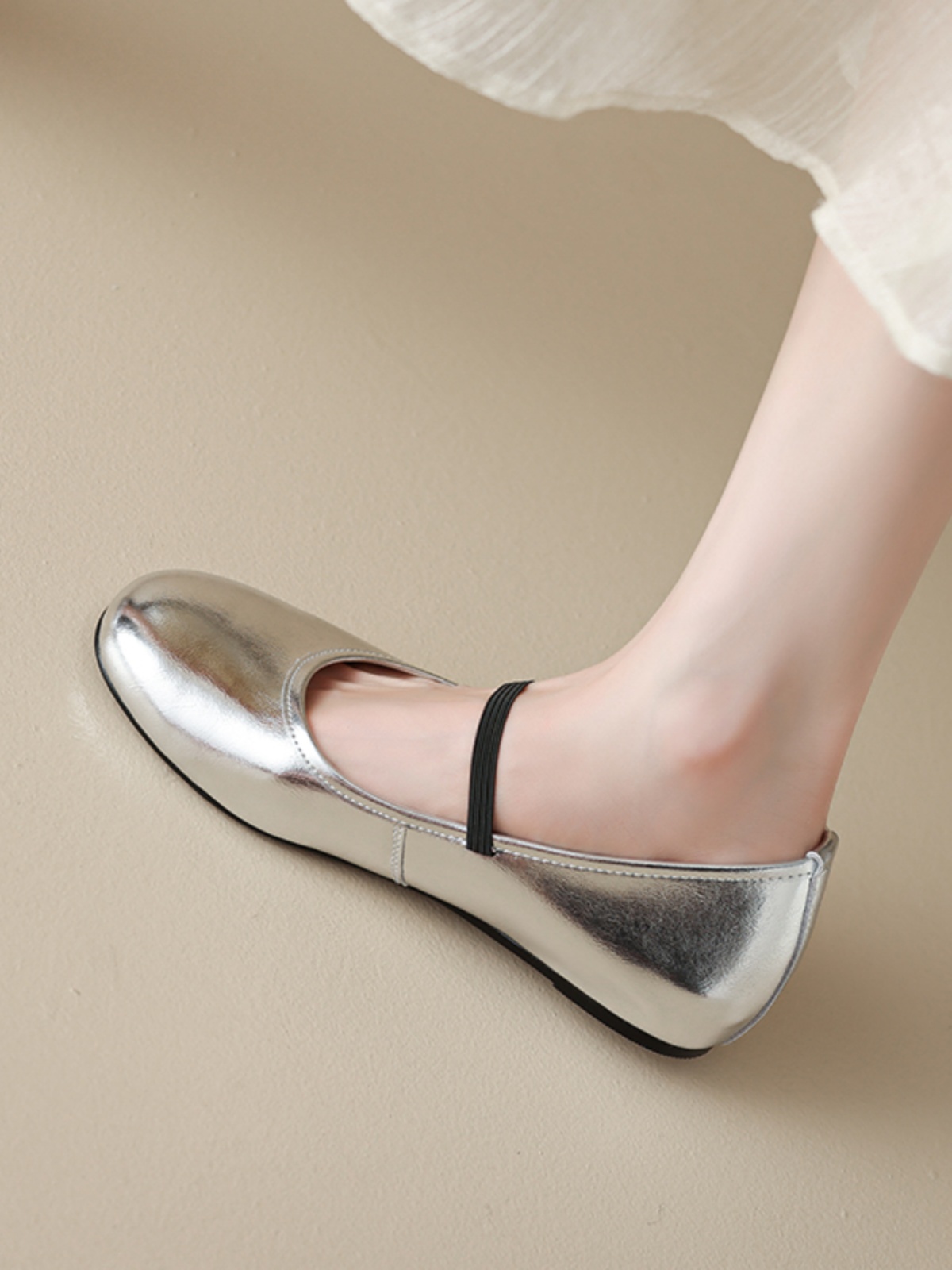 2025 Summer Genuine Leather Flat Hidden Height Mary Jane Shoes for Women in Silver - Stylish Shallow Mouth Size 41 2025 Summer Genuine Leather Flat Hidden Height Mary Jane Shoes for Women in Silver - Stylish Shallow Mouth Size 41