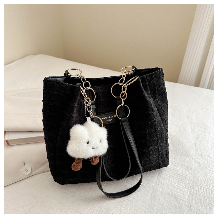 2025 Summer Minimalist High-End Large Handbag for Women - Versatile Shoulder Tote Bag with Spacious Capacity for Commuting 2025 Summer Minimalist High-End Large Handbag for Women - Versatile Shoulder Tote Bag with Spacious Capacity for Commuting