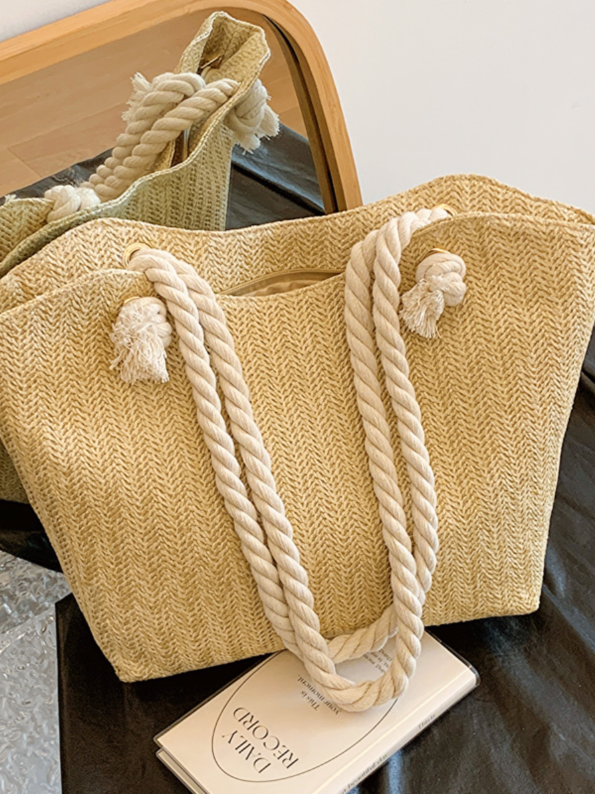 2025 Summer Straw Woven Shoulder Bag for Women - Large Capacity High-Quality Commuting Tote, Trendy Niche Design 2025 Summer Straw Woven Shoulder Bag for Women - Large Capacity High-Quality Commuting Tote, Trendy Niche Design