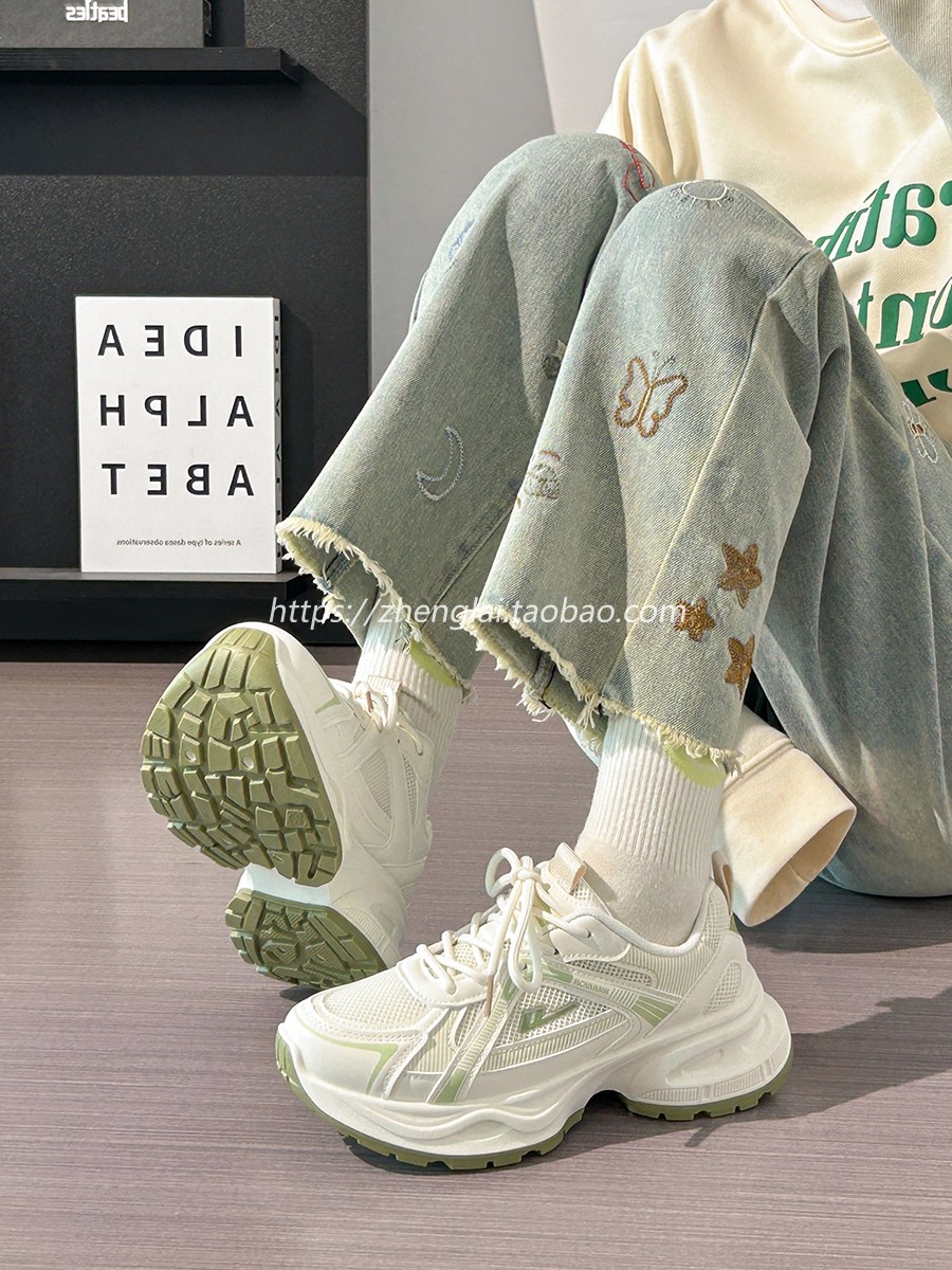 2025 Summer Unisex Height-Increasing Mesh Sports Shoes - Breathable White Dad Sneakers for Couples 2025 Summer Unisex Height-Increasing Mesh Sports Shoes - Breathable White Dad Sneakers for Couples