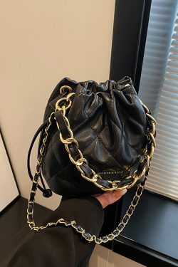 2025 Trendy Diamond-Shaped Chain Small Shoulder Crossbody Bag for Women, Versatile Stylish Tote Bucket Bag