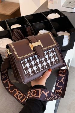 2025 Trendy Women's Small Handbag - Versatile Square Crossbody Bag with Wide Strap for Spring and Summer Fashion