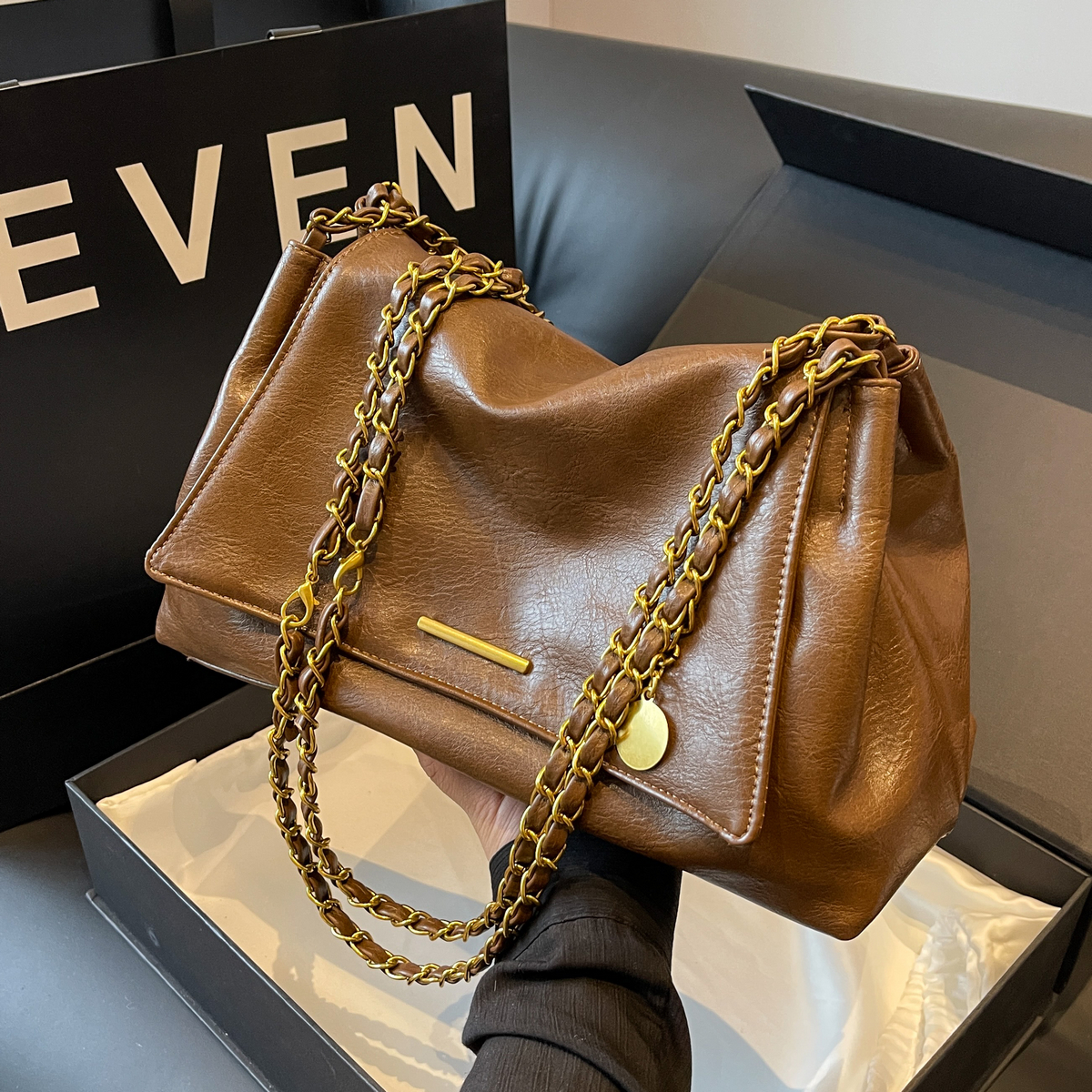 2025 Women's Casual Chain Tote Bag - Large Capacity Underarm Shoulder Crossbody Bag for Everyday Fashion 2025 Women's Casual Chain Tote Bag - Large Capacity Underarm Shoulder Crossbody Bag for Everyday Fashion