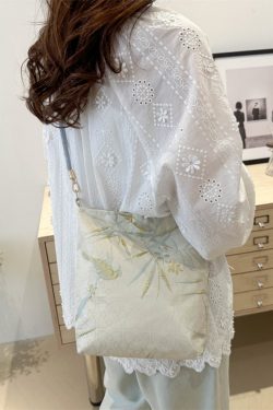 2025 Women's Chinese-Style Bucket Bag - Versatile Casual Shoulder Bag with Large Capacity for Commuting and Everyday Use