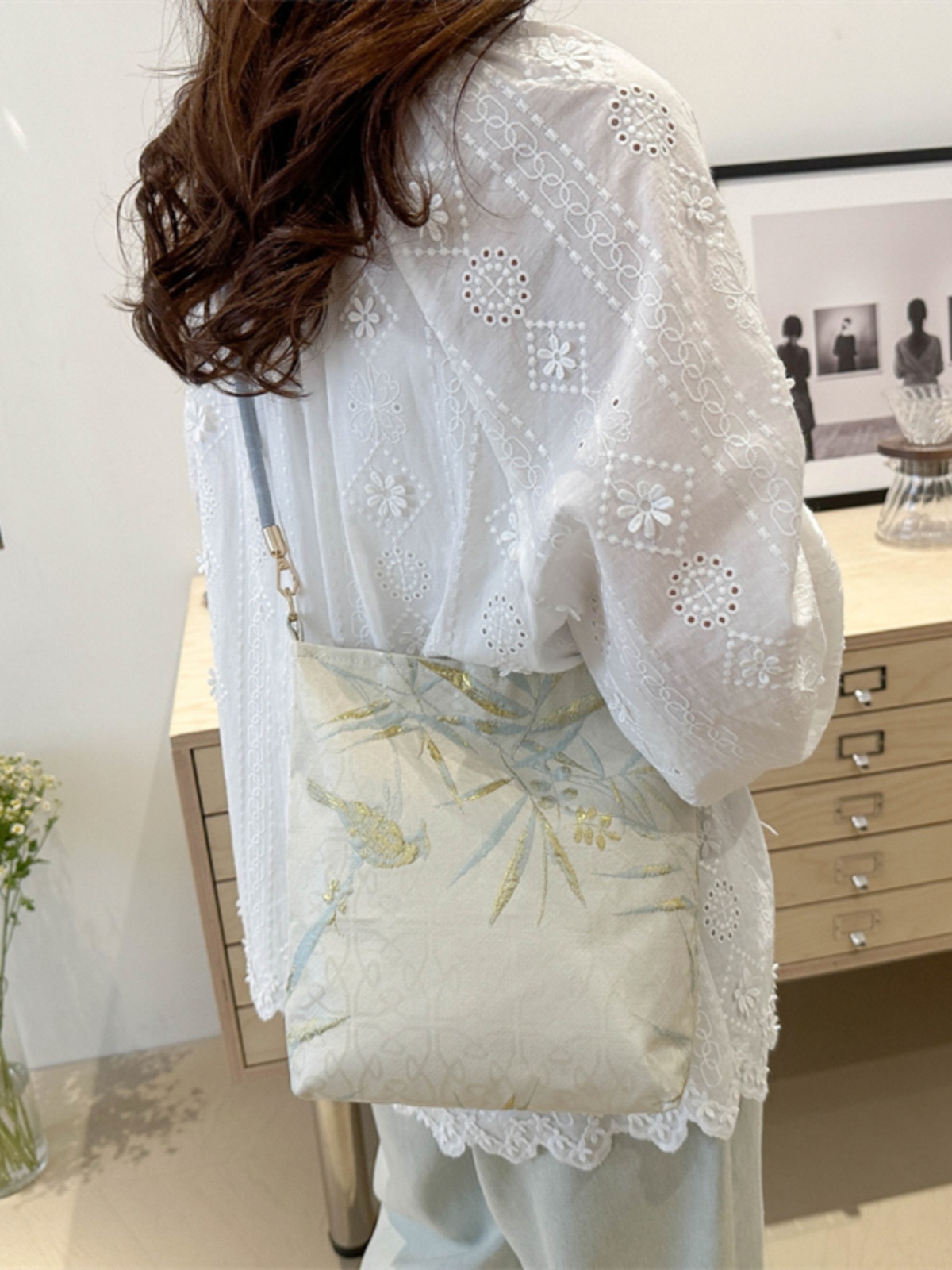 2025 Women's Chinese-Style Bucket Bag - Versatile Casual Shoulder Bag with Large Capacity for Commuting and Everyday Use 2025 Women's Chinese-Style Bucket Bag - Versatile Casual Shoulder Bag with Large Capacity for Commuting and Everyday Use