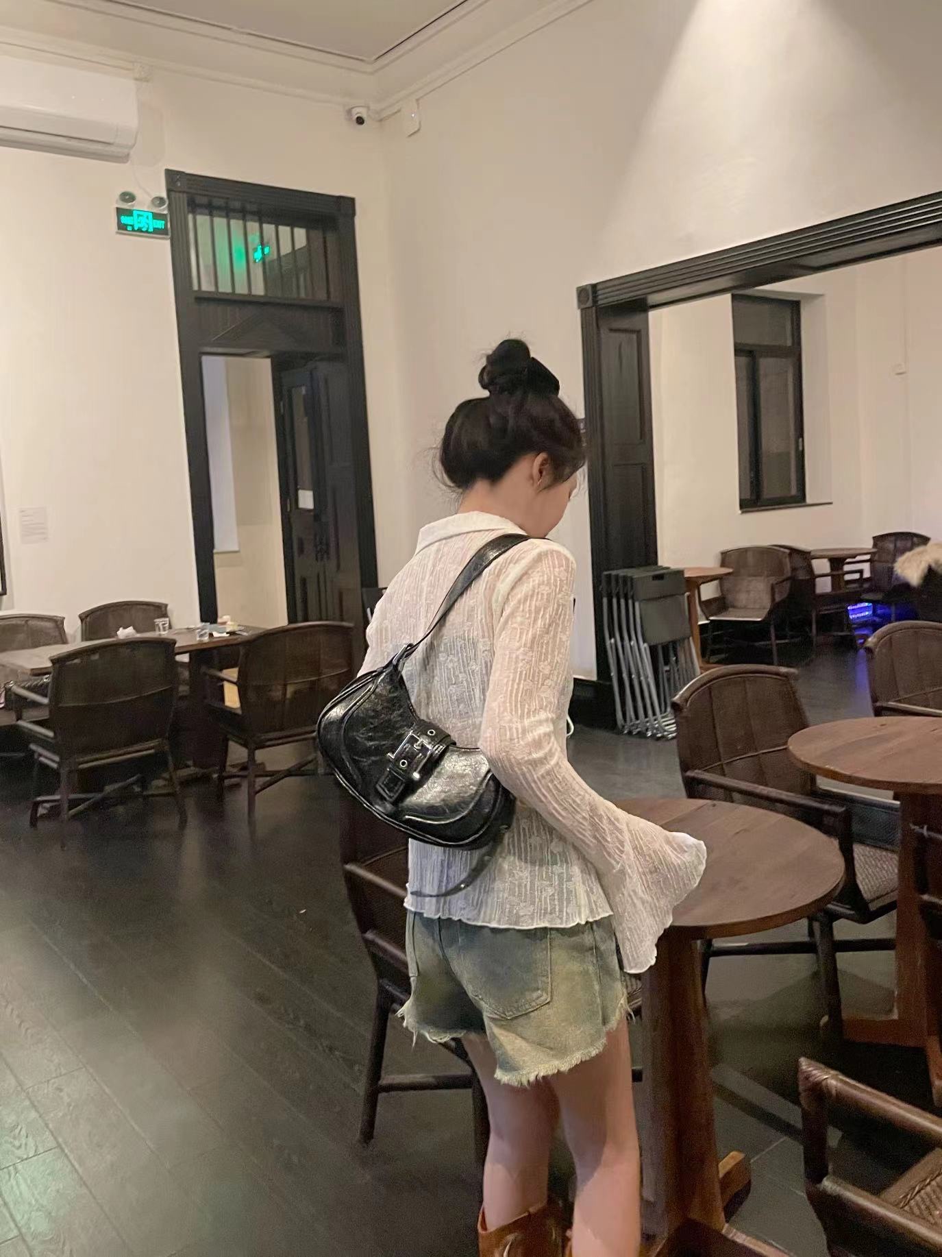 2025 Women's Vintage Baguette Bag, Niche Design Shoulder Underarm Bag, Versatile Fashion Crossbody for Everyday Style 2025 Women's Vintage Baguette Bag, Niche Design Shoulder Underarm Bag, Versatile Fashion Crossbody for Everyday Style