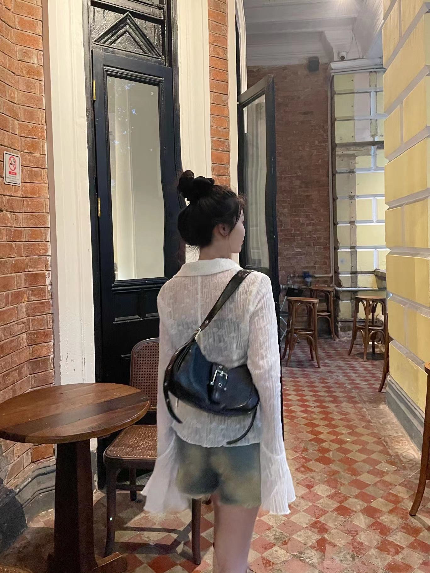 2025 Women's Vintage Baguette Bag, Niche Design Shoulder Underarm Bag, Versatile Fashion Crossbody for Everyday Style 2025 Women's Vintage Baguette Bag, Niche Design Shoulder Underarm Bag, Versatile Fashion Crossbody for Everyday Style