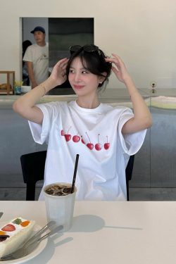 25SS Korean Style Cherry Print Casual Loose Heavyweight Cotton Short-Sleeve T-Shirt for Women - Age-Reducing Versatile Design