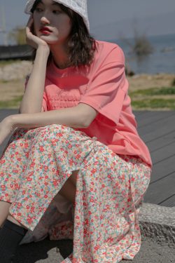 3D Letter Short Sleeve T-Shirt for Women - Loose Fit Summer Top - Trendy 2025 Style