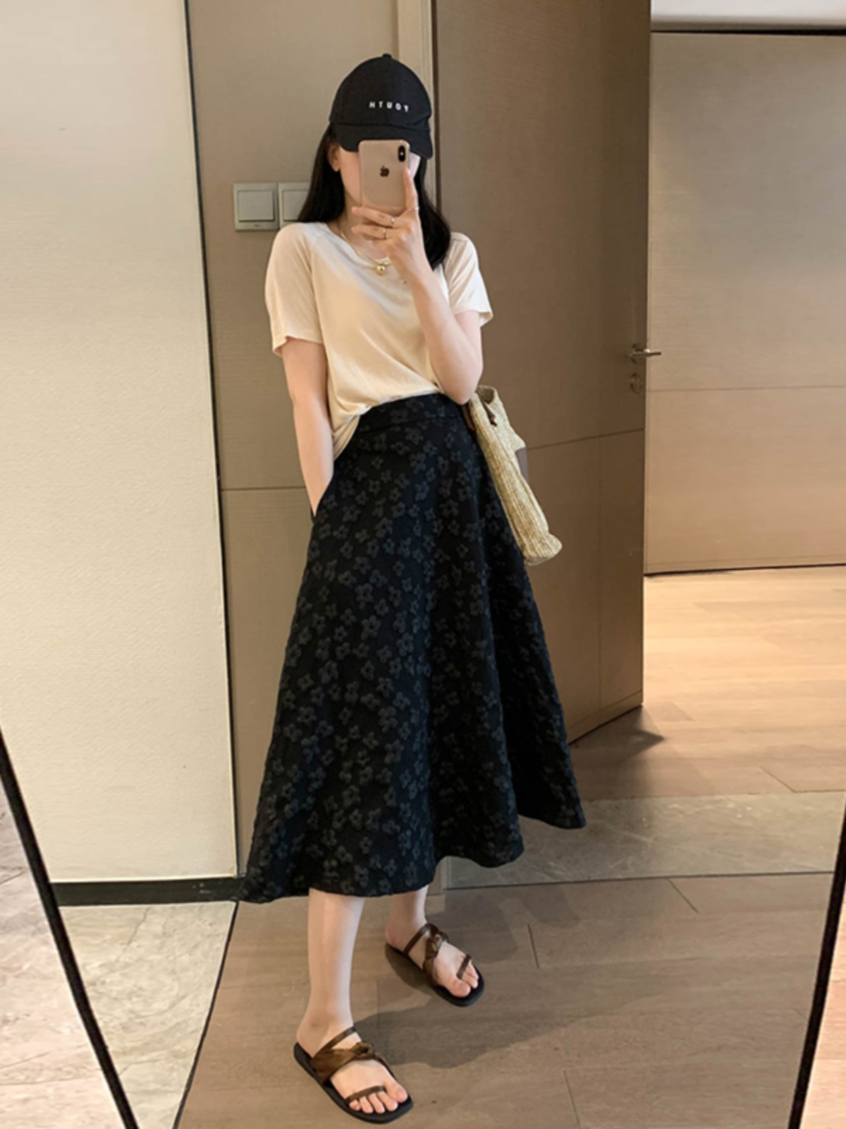3D Relief Floral Umbrella Skirt with Pockets, High-Waisted A-Line, Vintage Black and White, Women's Spring Summer Fashion 3D Relief Floral Umbrella Skirt with Pockets, High-Waisted A-Line, Vintage Black and White, Women's Spring Summer Fashion