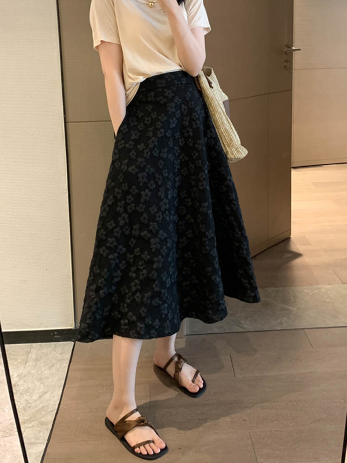 3D Relief Floral Umbrella Skirt with Pockets, High-Waisted A-Line, Vintage Black and White, Women's Spring Summer Fashion 3D Relief Floral Umbrella Skirt with Pockets, High-Waisted A-Line, Vintage Black and White, Women's Spring Summer Fashion